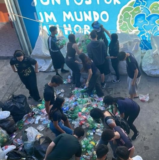 Evento Sucesso no Desafio Recicla mais em nossa ETEC!!